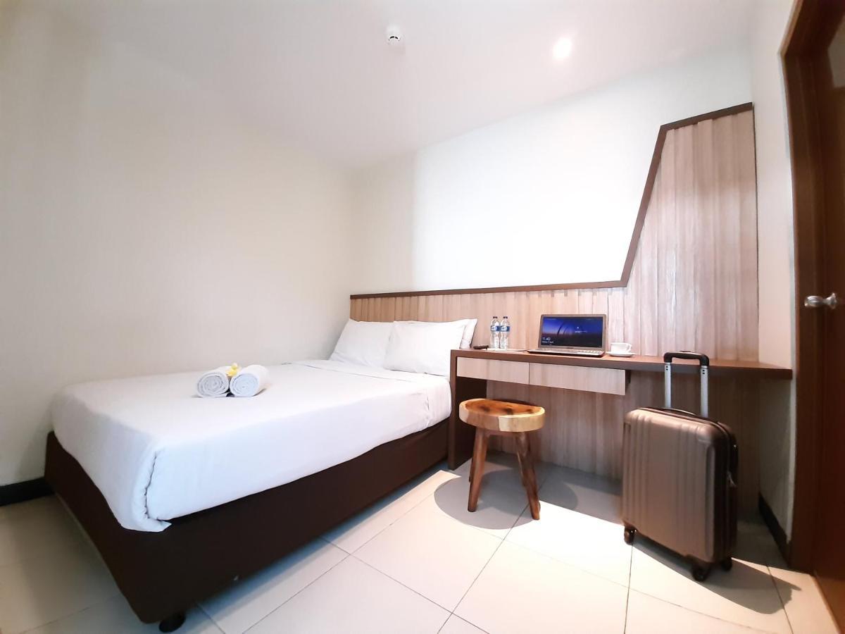 Hotel Pantes Kota Lama Semarang Exterior foto