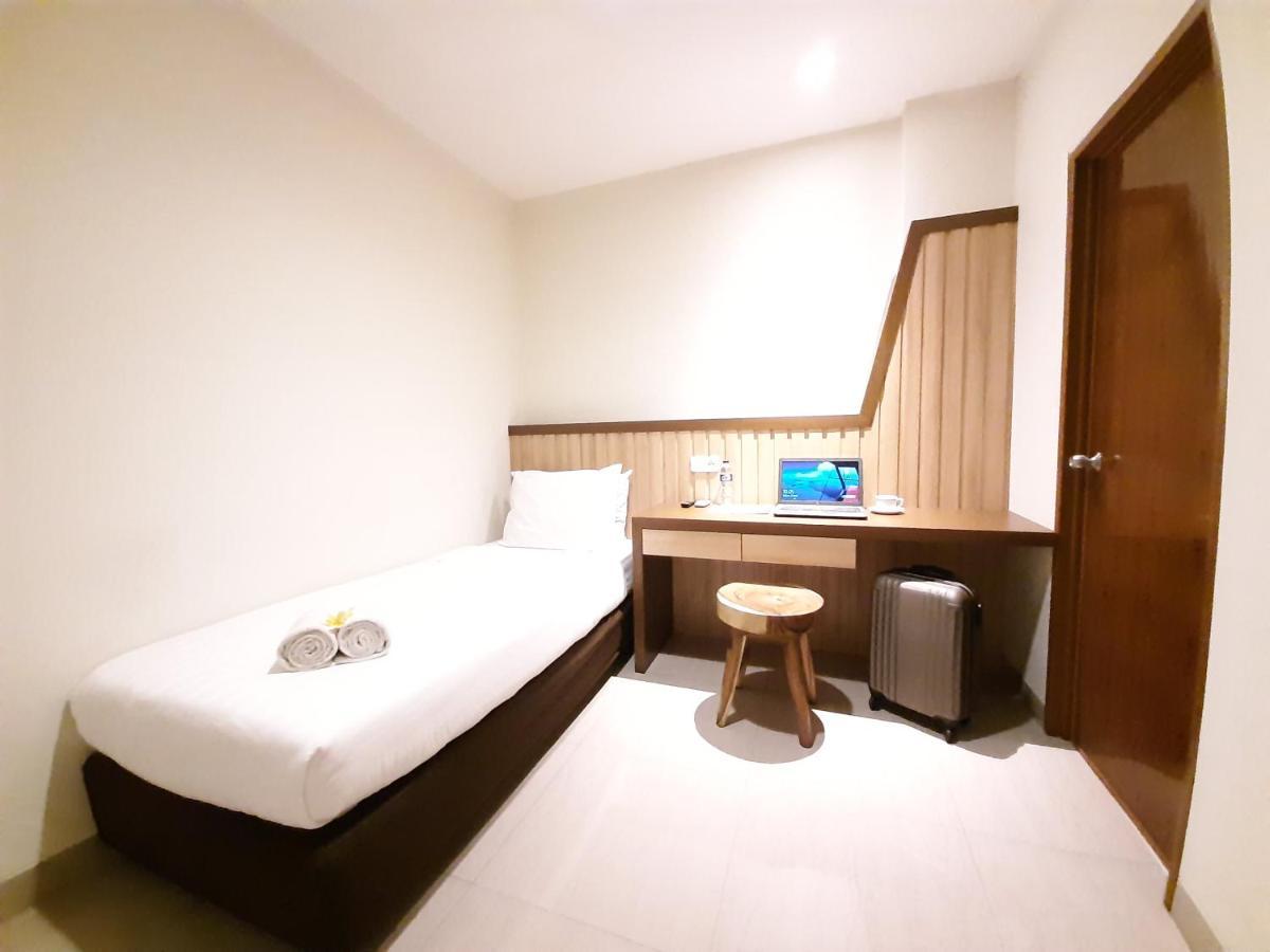 Hotel Pantes Kota Lama Semarang Exterior foto